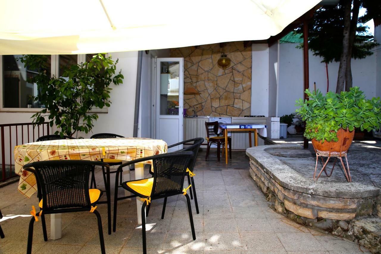 Seaside Apartment Tisno Esterno foto