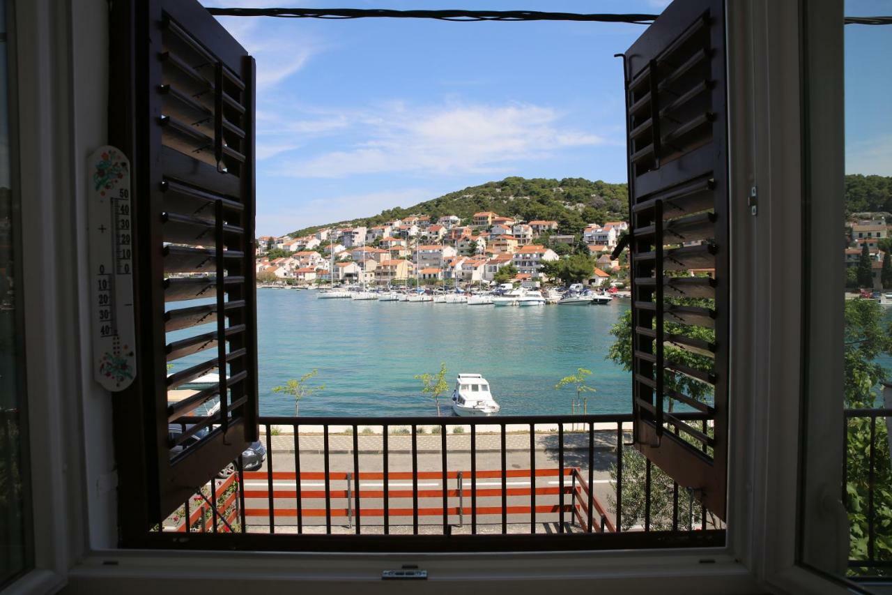Seaside Apartment Tisno Esterno foto