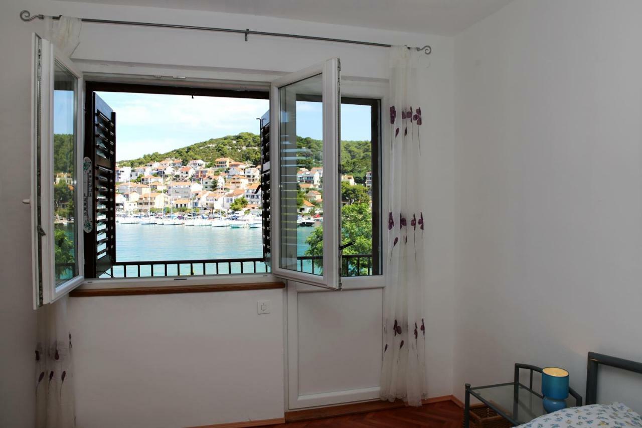 Seaside Apartment Tisno Esterno foto
