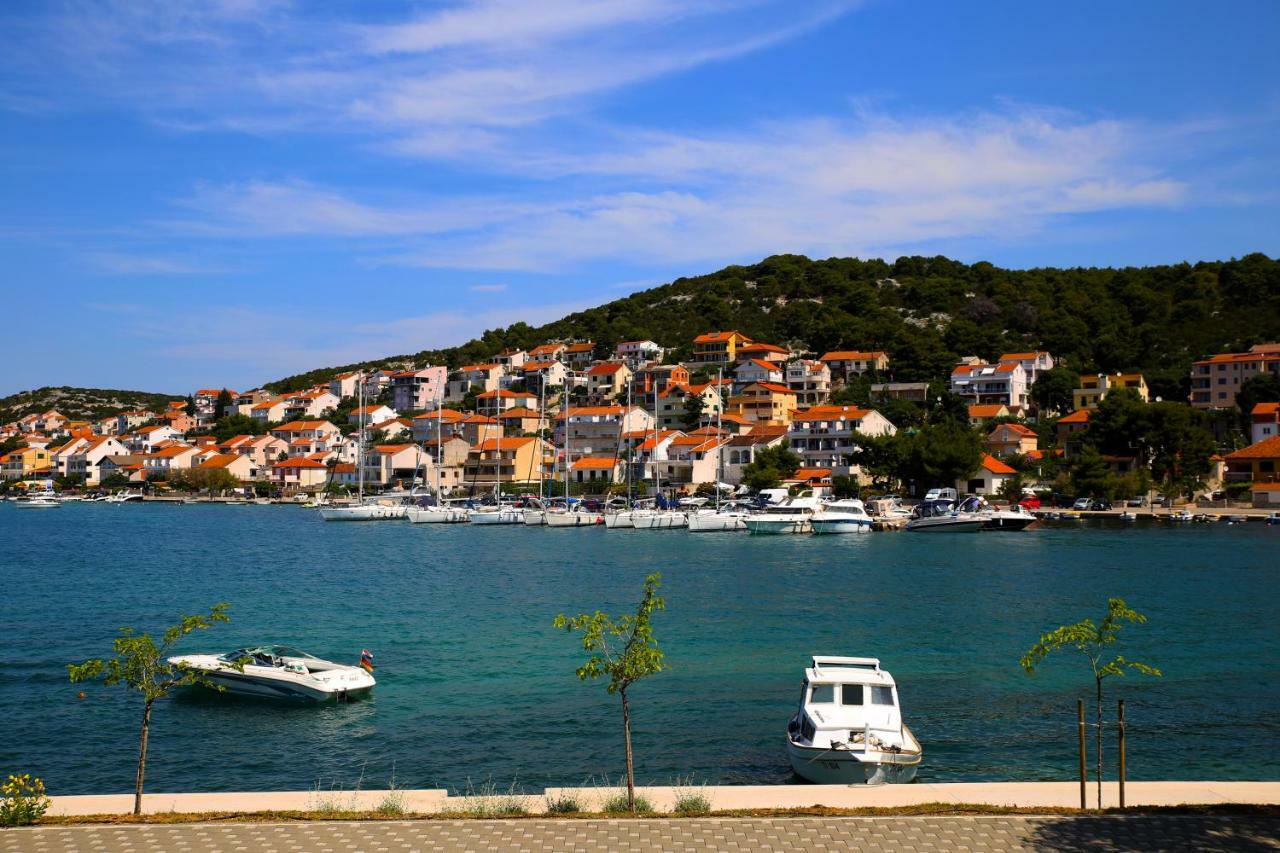 Seaside Apartment Tisno Esterno foto