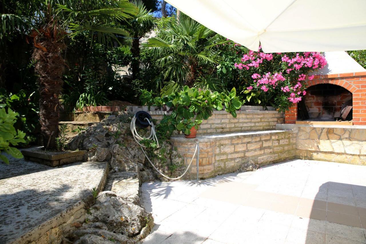 Seaside Apartment Tisno Esterno foto